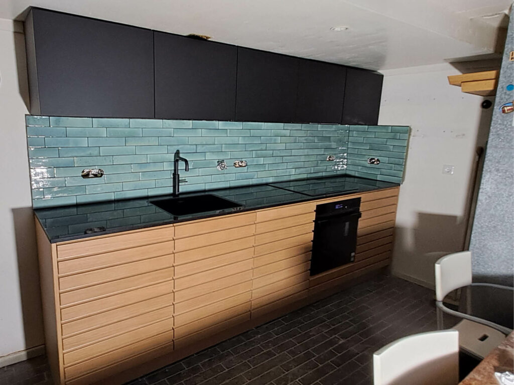 Keuken en badkamer renovatie in Amsterdam november 2024. Heurnink Woodproducts